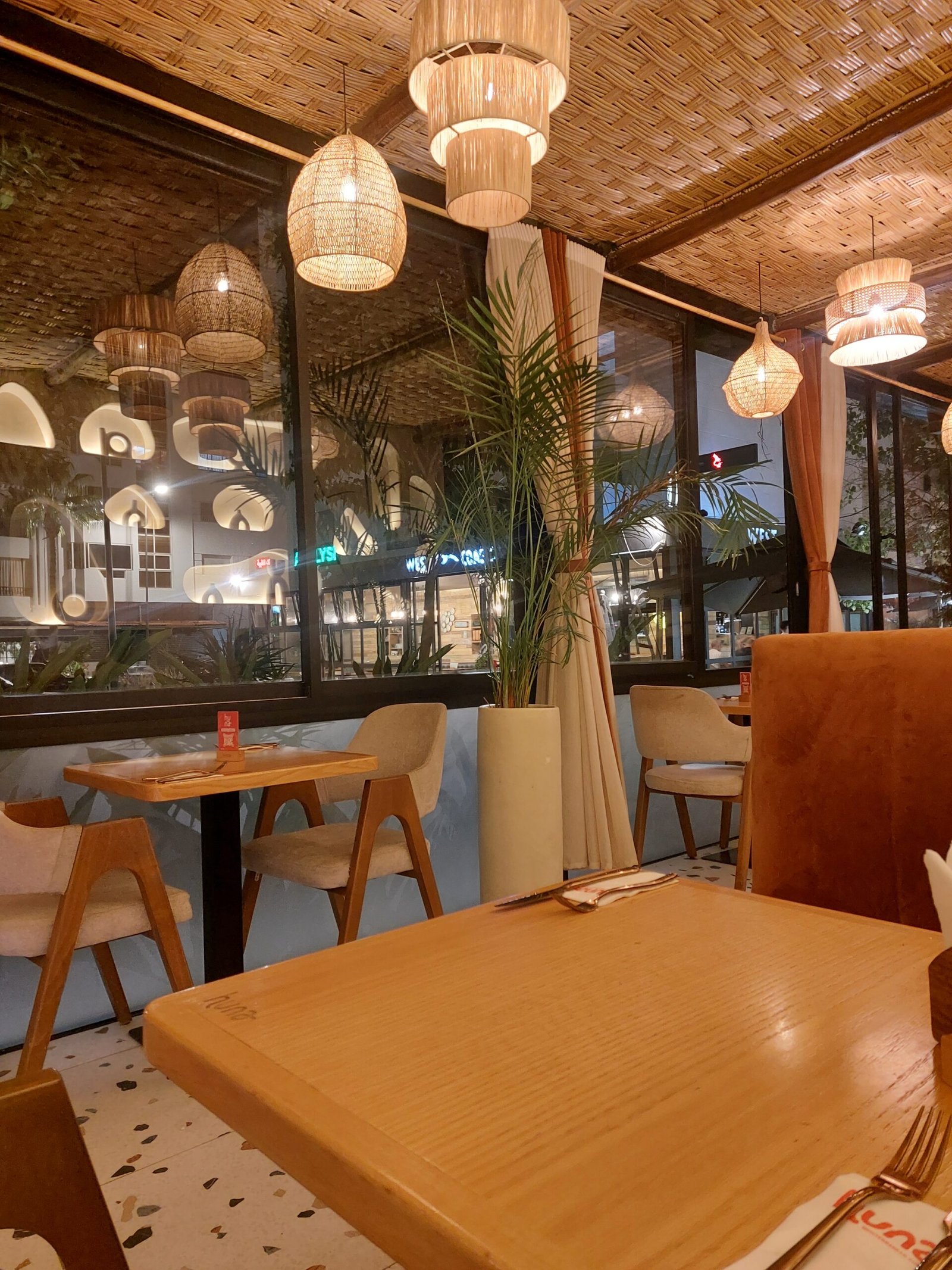 Huna restaurant at Mahaj Riad – The best spot for a trendy dinner in the Hay Riad business district, Rabat.